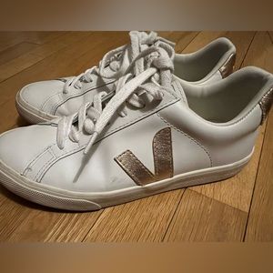 Veja esplar size 7